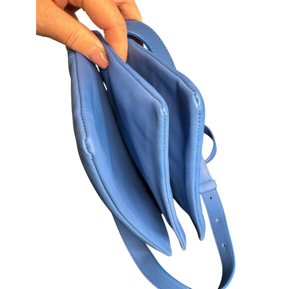 Bottega Veneta NWT Fluid Messenger Crossbody Bag in Blue - Picture 13 of 16